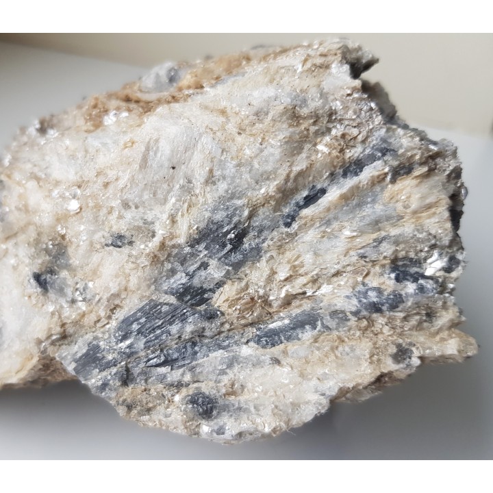 Pryzmatyn, rzadki boranokrzemian ze Szwecji