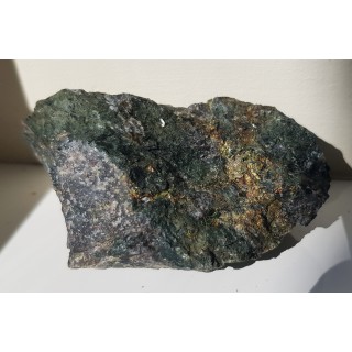 Skapolit i chalkopiryt w skarnie ze Svappavaary, Norrbotten (Szwecja)