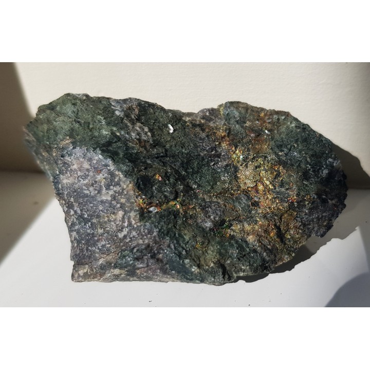 Skapolit i chalkopiryt w skarnie ze Svappavaary, Norrbotten (Szwecja)