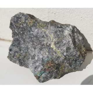 Skapolit i chalkopiryt w skarnie ze Svappavaary, Norrbotten (Szwecja)