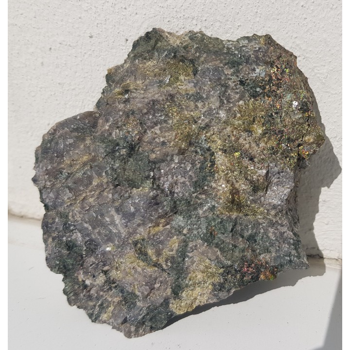 Skapolit i chalkopiryt w skarnie ze Svappavaary, Norrbotten (Szwecja)