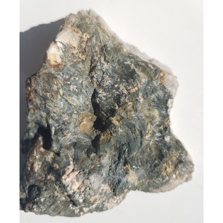 Wachlarzowe skupienia kryształów amfiboli z Kotliny k. Świeradowa Zdr.