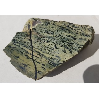 Pleonast (spinel) w fassaicie ze Słowacji