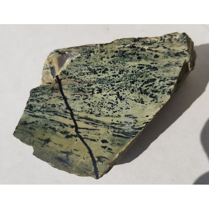 Pleonast (spinel) w fassaicie ze Słowacji