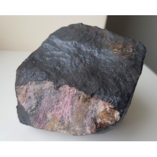 Rodonit ze złoża Dadu w Carlibaba, Bukowina, Rumunia