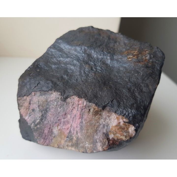 Rodonit ze złoża Dadu w Carlibaba, Bukowina, Rumunia