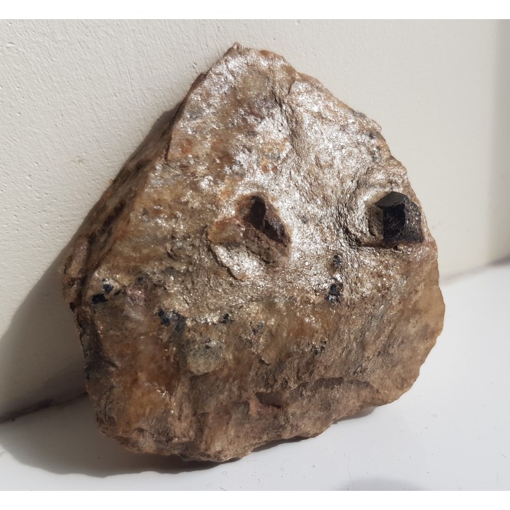 Duże kryształy - granat i staurolit oraz ilmenit w łupku mikowym z Głuchołaz