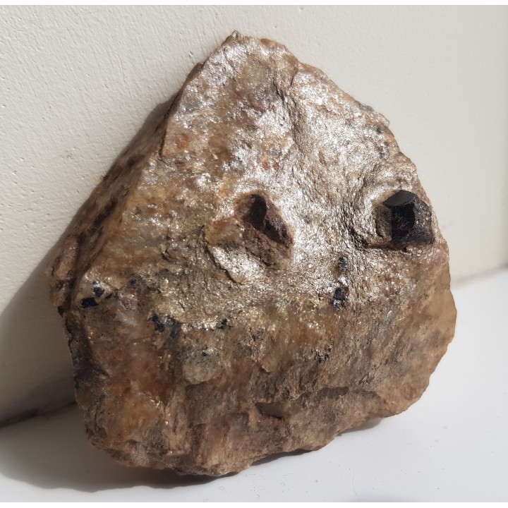 Duże kryształy - granat i staurolit oraz ilmenit w łupku mikowym z Głuchołaz